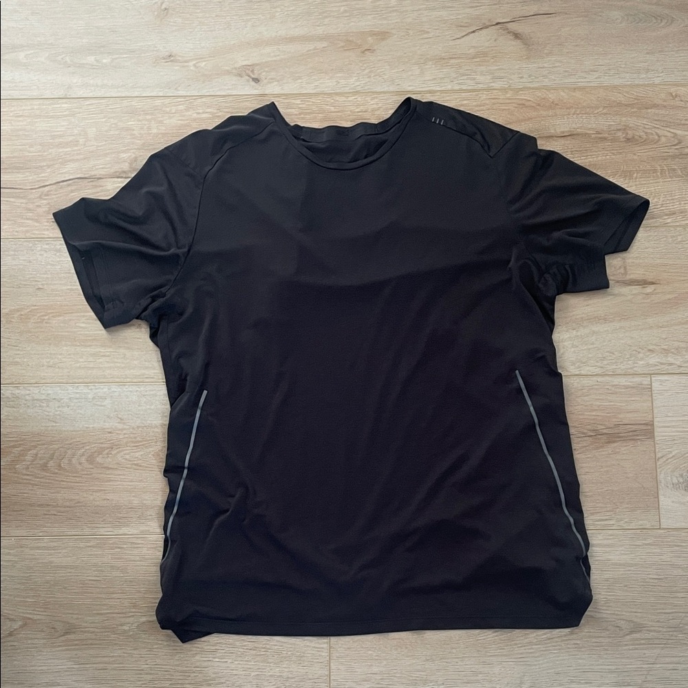 lululemon athletica Black Short Sleeve Tee